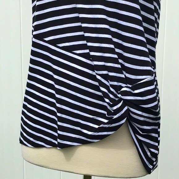 NWT Jones New York Signature Black & White Striped Sleeveless Tunic Top Size Med - Picture 4 of 14